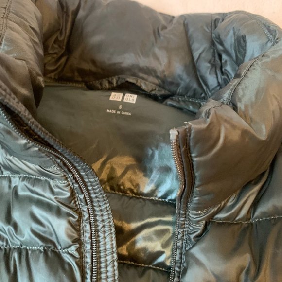 Uniqlo Ultra Light Down Jacket - Picture 2 of 3